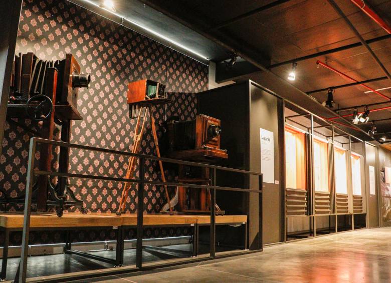 La fotografía como objeto es la exposición actual de Cámara de Maravillas en la Biblioteca Pública Piloto. FOTO CORTESÍA