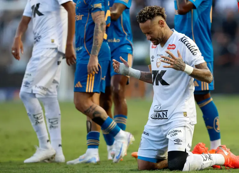 Neymar en un partido con Santos. FOTO: AFP