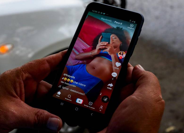 Las redes sociales se han convertido en el principal canal de entretenimiento e información de los ciudadanos. Foto: El COLOMBIANO