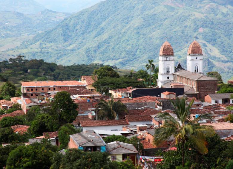  Tarso tiene más de 6.000 habitantes y se extiende por 119 kilómetros cuadrados —casi seis veces el espacio que ocupa Itagüí—. Vive del café, el plátano, el fríjol, el maíz y la yuca. FOTO JULIO CÉSAR HERRERA 