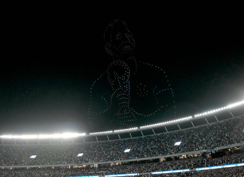 El futbolista argentino Lionel Messi recibió un homenaje en el estadio Monumental de Buenos Aires. Foto: AFP