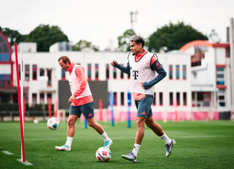 Harry Kane junto a Luis Díaz en los entrenamientos del Bayern de Múnich. FOTO: GETTY