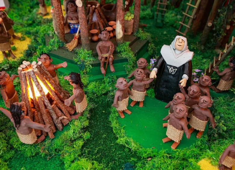 La Madre Laura Montoya, en uno de sus servicios más recordados y característicos, es uno de los nuevos personajes costumbristas de Venecia, Antioquia. FOTO Manuel Saldarriaga.