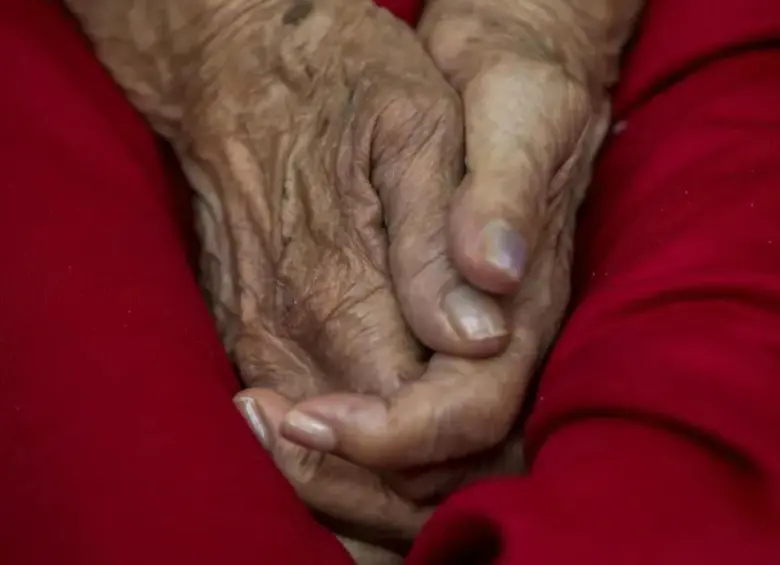 El hombre, de 82 años, permanece en estado crítico tras ser apuñalado en la cabeza, presuntamente por su hija, en un conjunto residencial de Soacha. FOTO: Robinson Sáenz Vargas / Archivo El Colombiano