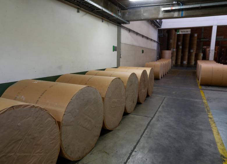 Fabricación de papel, cartón y sus productos fue la actividad industrial que más creció en octubre (23,3%), según el Dane. FOTO Manuel Saldarriaga