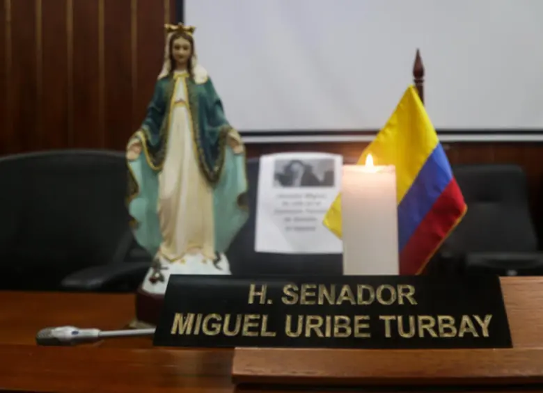 El senador Miguel Uribe Turbay fue víctima de un atentado armado mientras participaba en un evento político en Bogotá. Recibió impactos de bala que dos meses depués le provocaron la muerte. FOTO Colprensa