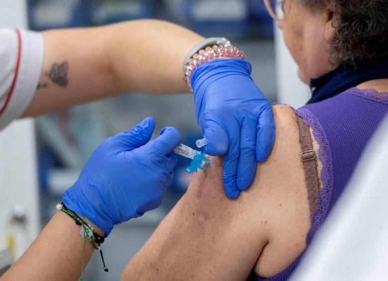 Científicos de la Universidad de Oxford estarían desarrollando la primera vacuna contra el cáncer de ovario. Foto: Europapress