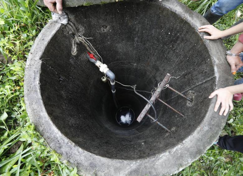 Uno de los aljibes o pozos que permiten acceder al agua subterránea de Antioquia. Foto: Manuel Saldarriaga Quintero