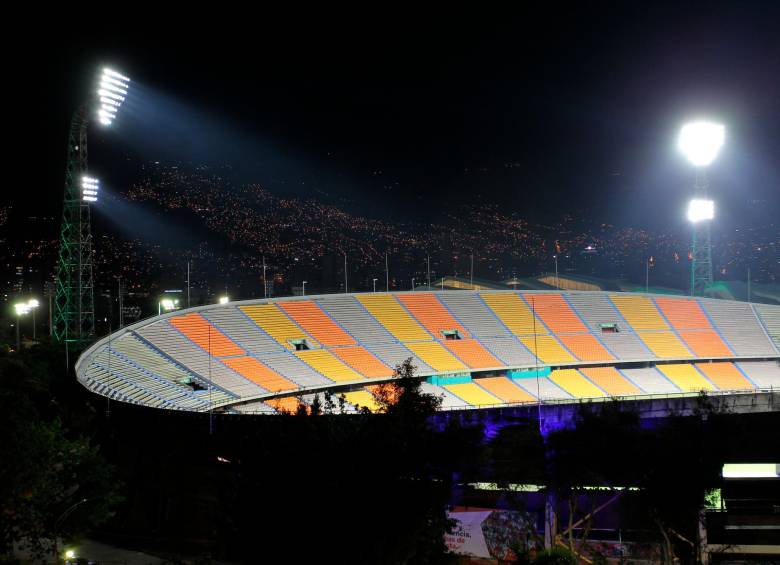 Así luce el estadio Atanasio Girardot en las jornadas nocturnas. FOTO foto cortesía Inder Medellín 