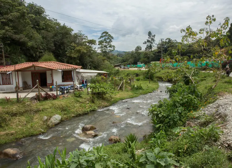 Las quebradas que hoy abastecen a gran parte de la zona rural del sur del Valle de Aburrá podrían quedarse cortas en un horizonte de 15 años. FOTO El Colombiano