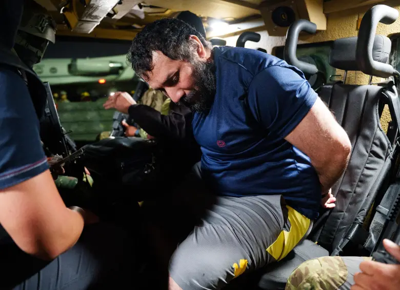 Las autoridades ecuatorianas extraditaron a Estados Unidos a Adolfo Macías Villamar, alias "Fito", considerado uno de los mayores narcotraficantes de Ecuador y líder de la banda criminal "Los Choneros", después de que fue recapturado el 25 de junio pasado en una operación militar en la provincia de Manabí. FOTO: Xinhua
