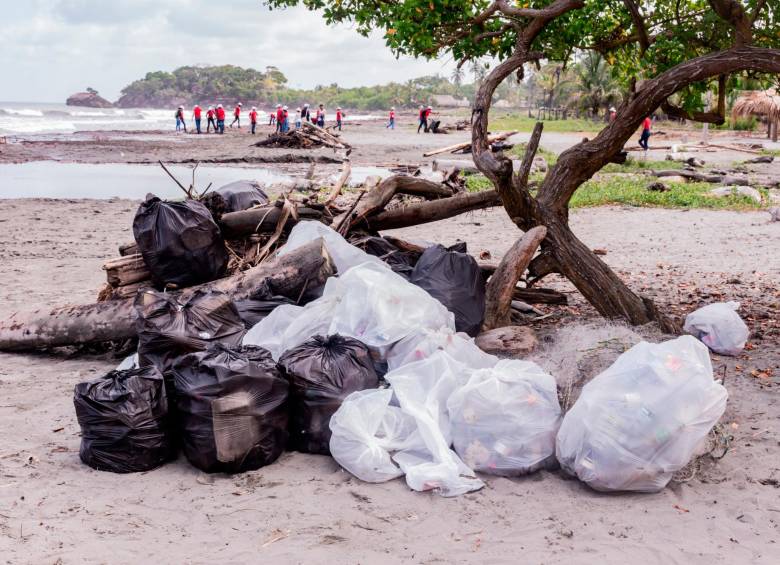 Colombia Limpia es una campaña liderada por El Ministerio de Comercio, Industria y Turismo. Más de 12 toneladas de desechos han sido recogidos este año. FOTO CORTESÍA.