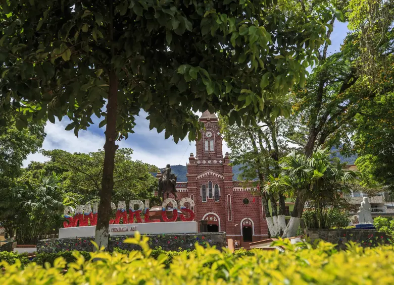 Imagen de referencia del Parque principal de San Carlos. Foto: Andrés Camilo Suárez Echeverry.