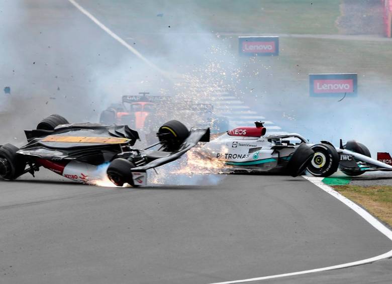 En fotos: el impresionante accidente en el Gran Premio de Gran Bretaña de Fórmula Uno