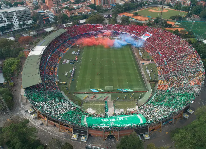 La respuesta de los hinchas de Nacional y Medellín en los partidos de local de ambos equipos este año ha sido muy buena, superando en los registros, con creces, a las demás plazas del país. FOTO el colombiano