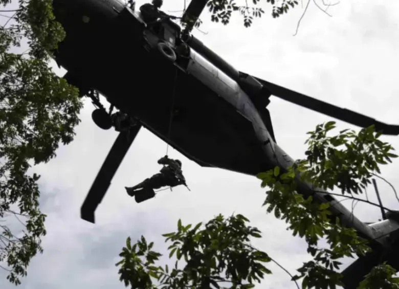 El operativo conjunto habría dejado dos bajas por información que se conoce hasta el momento. Foto: Colprensa