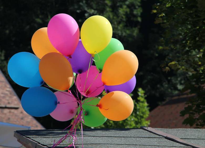 Expertos en salud recuerdan la importancia de la supervisión constante en este tipo de eventos donde hay una mayor presencia de objetos extraños que pueden significar una amenaza para los niños. Foto: Pixabay