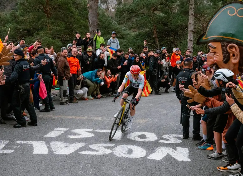 El ciclista danés Jonas Vingegaard se impuso, con autoridad, sobre rivales importantes como Remco Evenepoel en la Vuelta a Cataluña 2026. Foto: tomada del x de @VoltaCatalunya