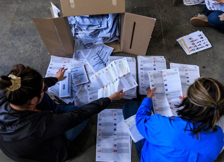 Mientras avanza el conteo internacional, el Consejo Nacional Electoral no puede iniciar el escrutinio definitivo del Congreso. FOTO: Camilo Suárez