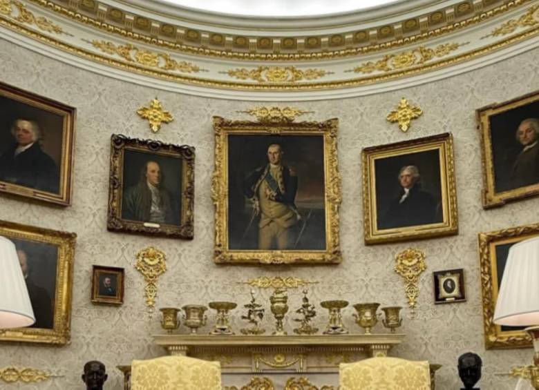 Trump convierte la Casa Blanca en su palacio dorado y provoca indignación por borrar su legado cultural: “Un infierno a lo Ceaușescu”