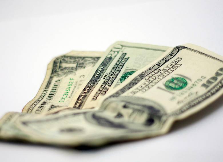 Al cierre de la jornada, se registró un precio máximo de $4.559,80 y uno mínimo de $4.514,08. Además, se realizaron 1.429 transacciones por US$898,5 millones. FOTO Colprensa