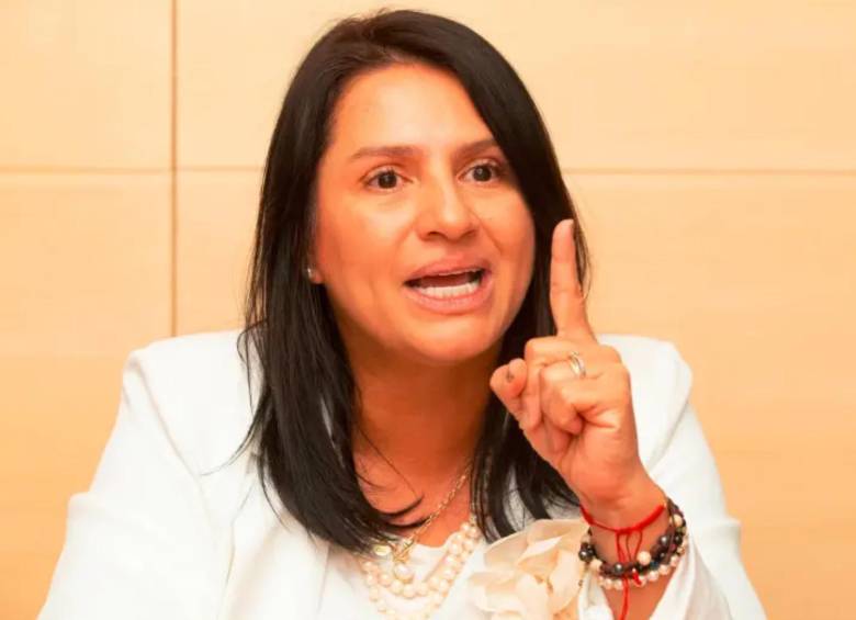 El presidente electo Abelardo De La Espriella anunció este 17 de julio de 2026 el nombramiento de Paola Andrea Holguín como su próxima ministra de Cultura, encargándole la formalización de saberes locales y la apertura de mercados globales para el talento nacional. FOTO: Cortesía