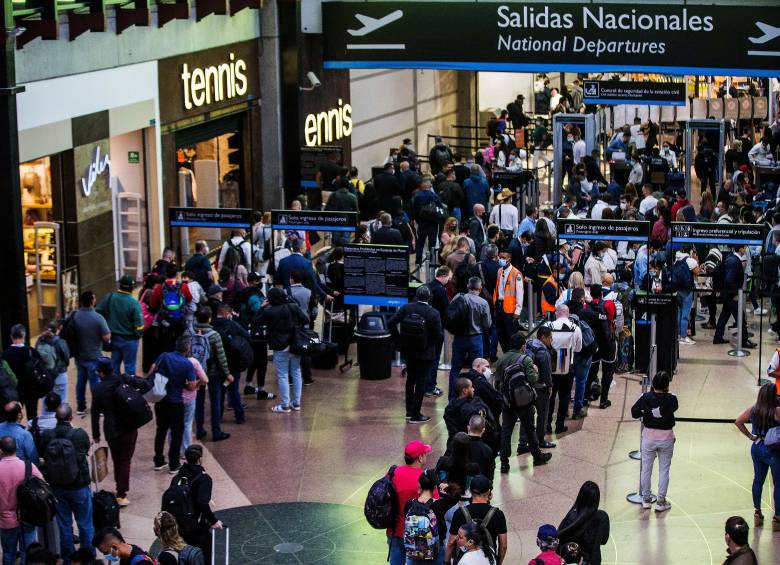 El aeropuerto José María Córdova fue diseñado para 11 millones de viajeros anuales y desde 2022 ya sobrepasó esa capacidad. FOTO Julio César Herrera