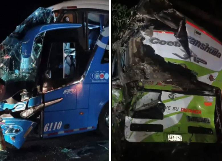 Dos buses chocaron en plena vía del municipio de Coyaima, Tolima. Foto: Tomada de X de TSM Noticias