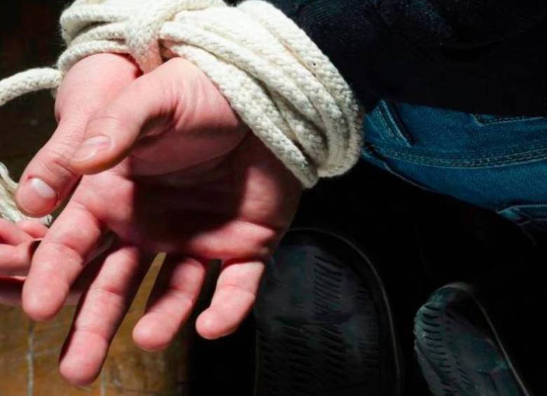 Cuando las autoridades capturaron al sujeto, se dieron cuenta de que registraba tres anotaciones judiciales por concierto para delinquir y fabricación, tráfico y porte de armas de fuego. FOTO: GETTY / IMAGEN DE REFERENCIA