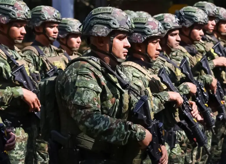 El Ejército abrió inscripciones para que 15 mil jóvenes presten servicio militar e informó sobre varios beneficios que habrá para quienes ingresen. Foto: Colprensa