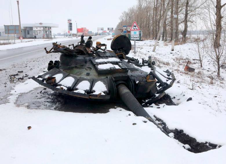 Un tanque Turret destruido a las afueras de Kharkiv, en el noreste de Ucrania. FOTO: GETTY