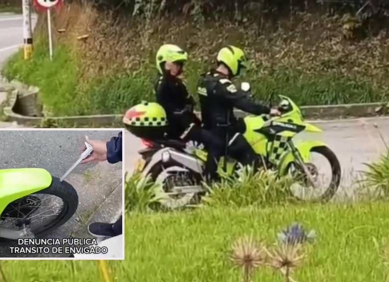Adelante, momento en el que el perito evalúa la moto que no pasó el peritaje. Atrás, los uniformados retirándose de la zona en el que sería el mismo vehículo. FOTO: Imagen tomada de redes.