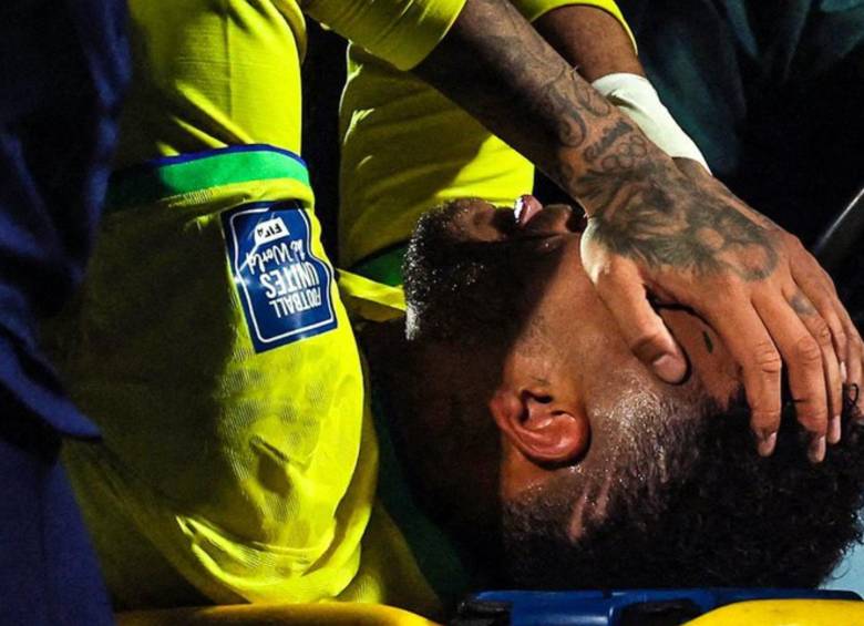 El último tiempo no ha sido muy positivo para Neymar, ya que ha estado envuelto en varias polémicas, entre ellas la más reciente, tras realizar una gran fiesta en medio de la lesión por la pasa. FOTO: AFP