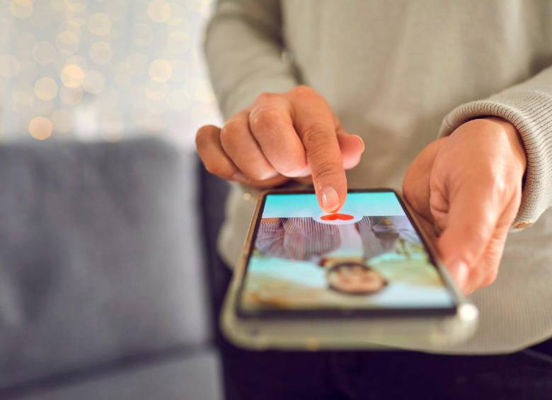 83% de los colombianos encuestados en un estudio dijo que encontró pareja por apps de citas. FOTO SSTOCK