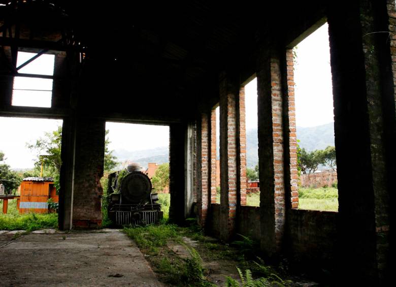 En los antiguos talleres del Ferrocarril se construirá el Parque de Artes y Oficios, según reveló este jueves el alcalde de Bello. FOTO ARCHIVO