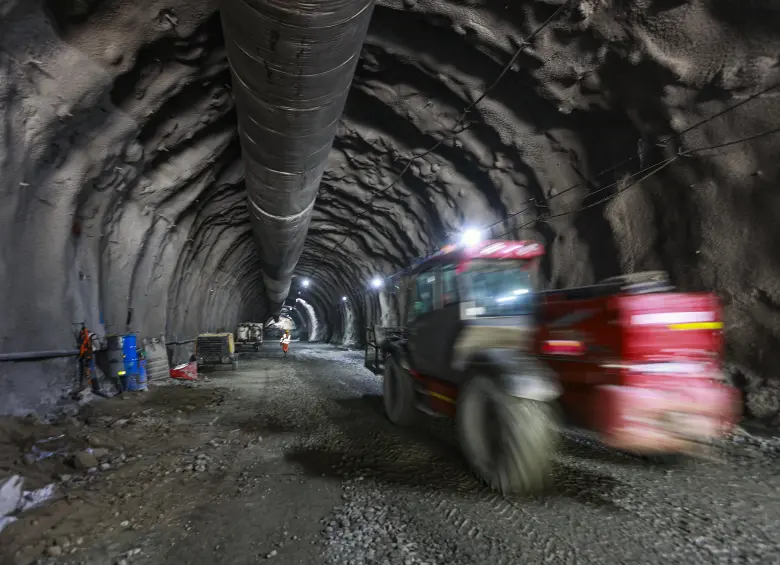El porcentaje de avance de las obras del tramo pendiente del Túnel el Toyo es del 80%. FOTO: Manuel Saldarriaga Quintero