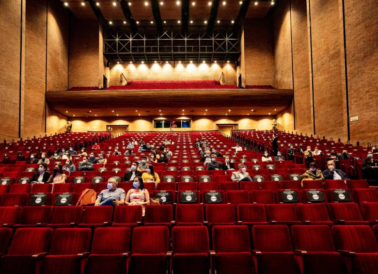 La obra presentada fue la sinfonía número 4 de Gustav Mahler, dirigida por el maestro Alejandro Roca. Foto: Jaime Pérez