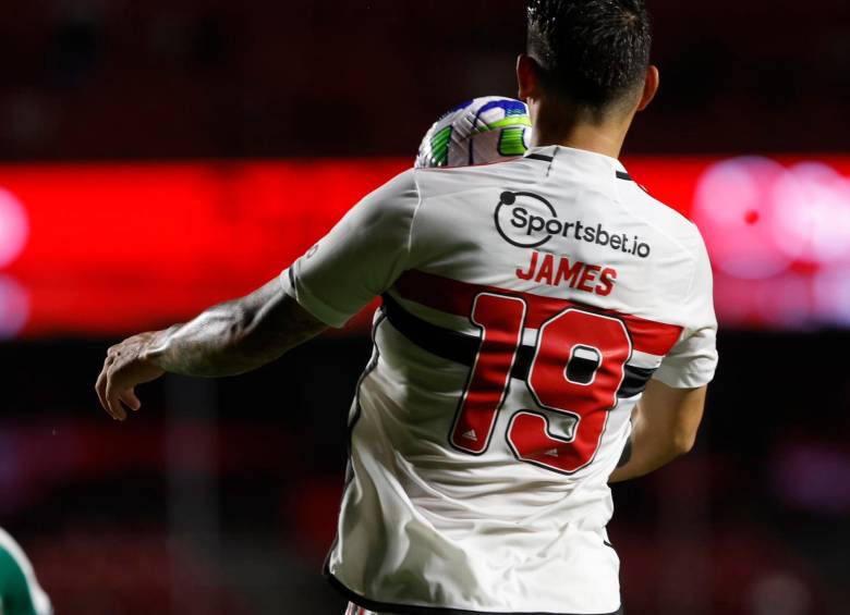 James Rodríguez jugó 66 minutos con São Paulo y fue de los mejores jugadores del partido, según la prensa local. FOTO: Twitter @jamesdrodriguez