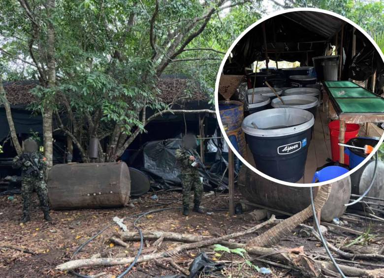 Vista del laboratorio clandestino destruido en zona rural de Mosquera, Nariño, donde las autoridades incautaron cerca de 1,7 toneladas de cocaína. Foto: Fuerza Aeroespacial Colombiana