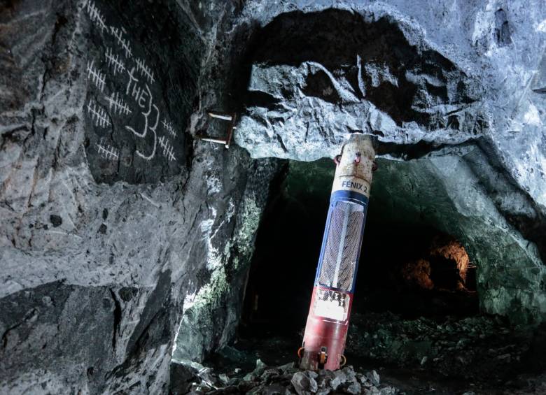 La cápsula Fénix devolvió a la superficie a los 33 mineros atrapados a 720 metros de profundidad. FOTO: Colprensa