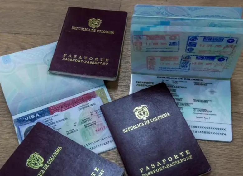 Tanto el pasaporte como la visa son los documentos que se necesitan principalmente para viajar a diferentes países. FOTO: Juan Antoni Sánchez