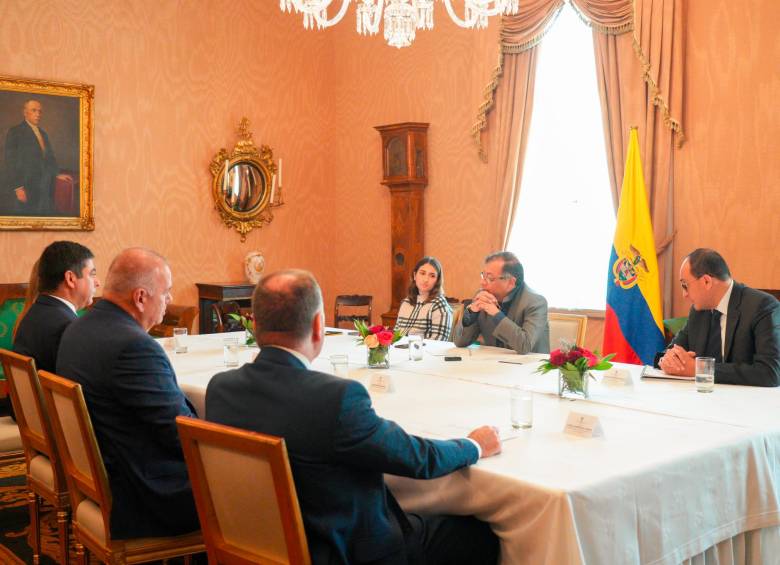 Los magistrados de las altas cortes se reunieron con el presidente Gustavo Petro en la Casa de Nariño para hablar sobre el fortalecimiento a la justicia. FOTO: Cortesía. 