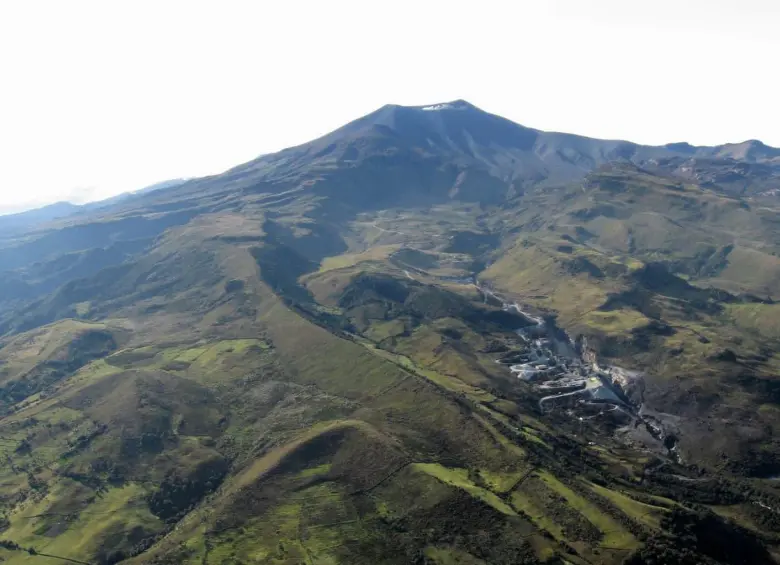Volcán Puracé permanece en alerta amarilla y con caída de cenizas, por lo que se recomienda a la ciudadanía estar al tanto de los reportes del Servicio Geológico Colombiano (SGC). FOTO: Cortesía SGC