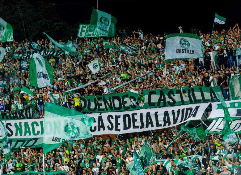Tras el acuerdo entre hinchas y directivos verdes, se espera el acompañamiento masivo al club en los partidos que le restan en el año. FOTO CAMILO SUÁREZ