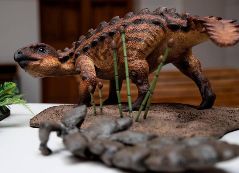 Recreación de la nueva especie de dinosaurio acorasado descubierto en Chile. Se cree que vivió hace 74 millones de años. Foto: EFE