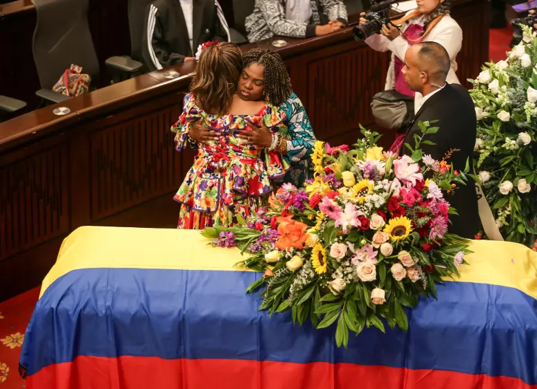 Colores vivos y tambores en lugar de luto, así fue la despedida a Totó. FOTO Colprensa-Catalina Olaya