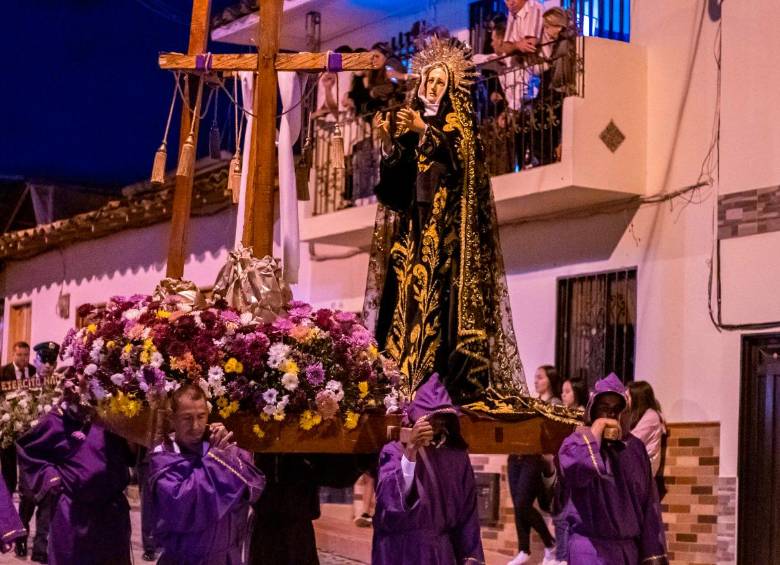 Las molestias comenzaron en la procesión del Santo Sepulcro, en Abejorral. FOTO: CORTESÍA. 