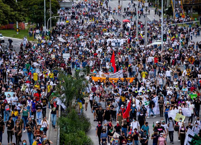 Tras más de 21 días de protestas, para este miércoles está programada otra gran marcha nacional, con dos recorridos simultáneos en Medellín. FOTO JAIME PÉREZ