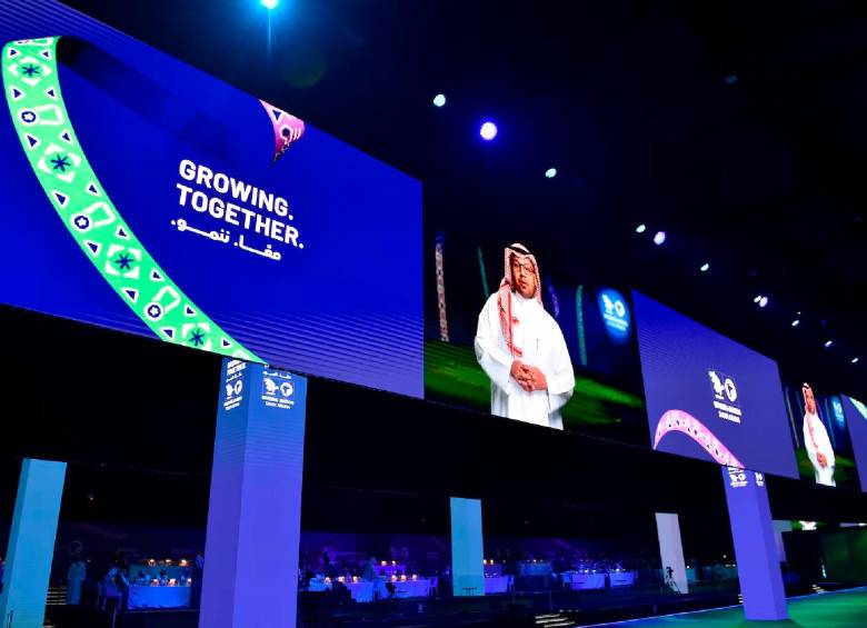 Los delegados de las 211 federaciones miembros de la FIFA aprobaron la candidatura saudita, única en carrera para organizar el Mundial de 2030. FOTO AFP