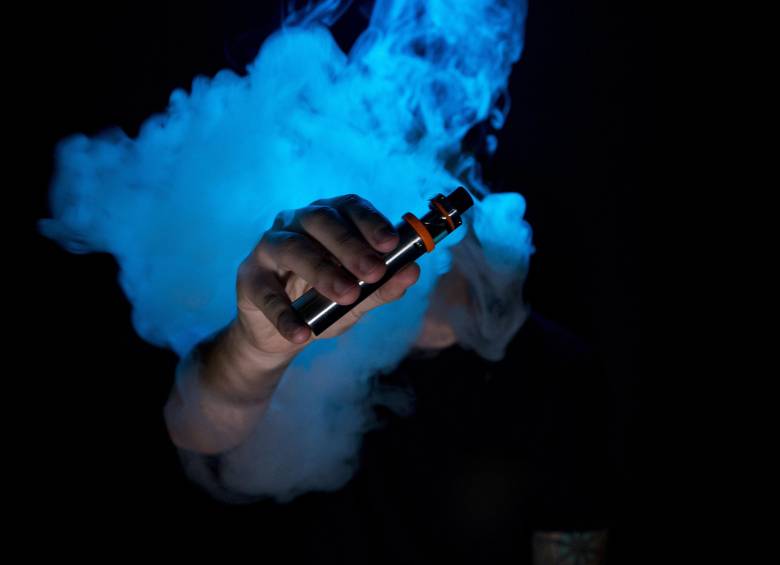 Varios comercios deberán implementar medidas para controlar que menores de edad no accedan a vapeadores o productos de tabaco. FOTO: Archivo EL COLOMBIANO, Carlos Velásquez